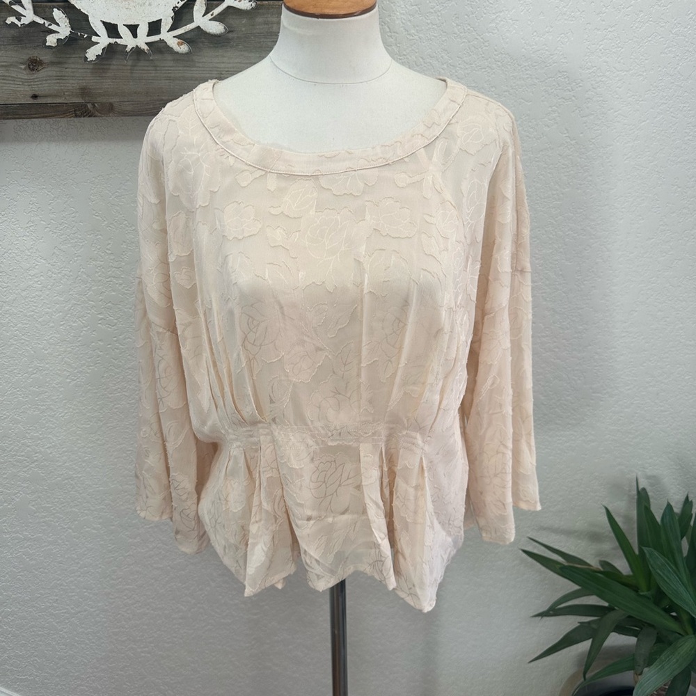 Skies are blue‎ Cream Textured Peplum Blouse ladies M NWT